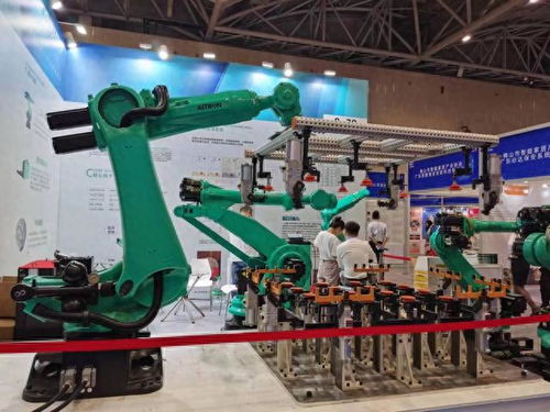 广州中小企业抢占工业机器人赛道，新上榜“小巨人”增幅超100%